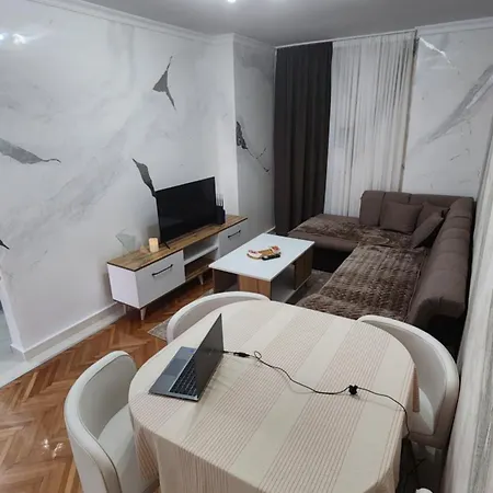 Center Relax 公寓 波德戈里察